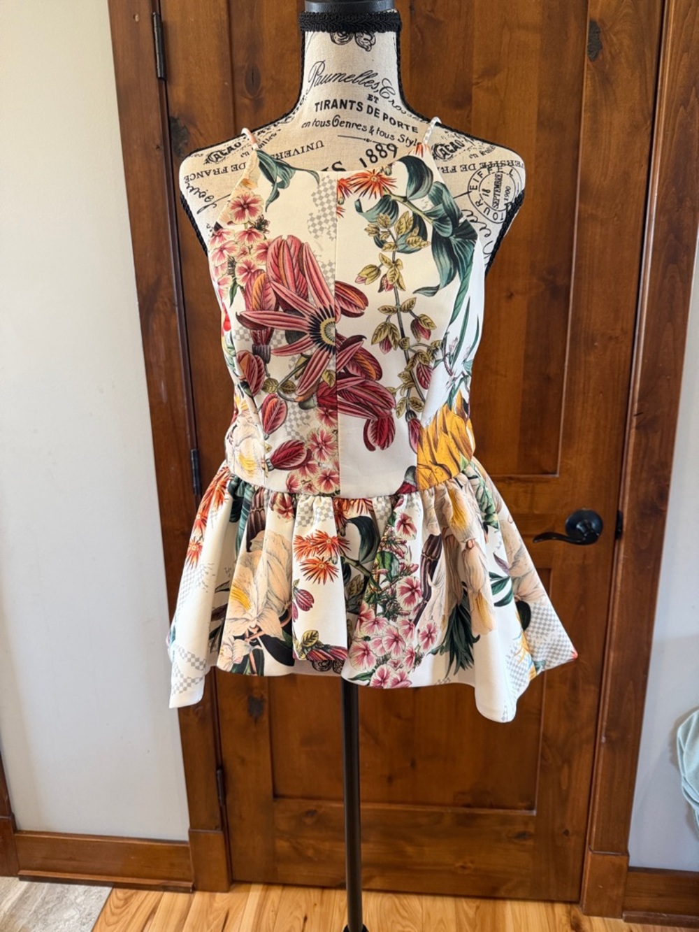 Anthropologie Cameo | Dahlia Botanical Winter Wind Peplum Tank Top; size S